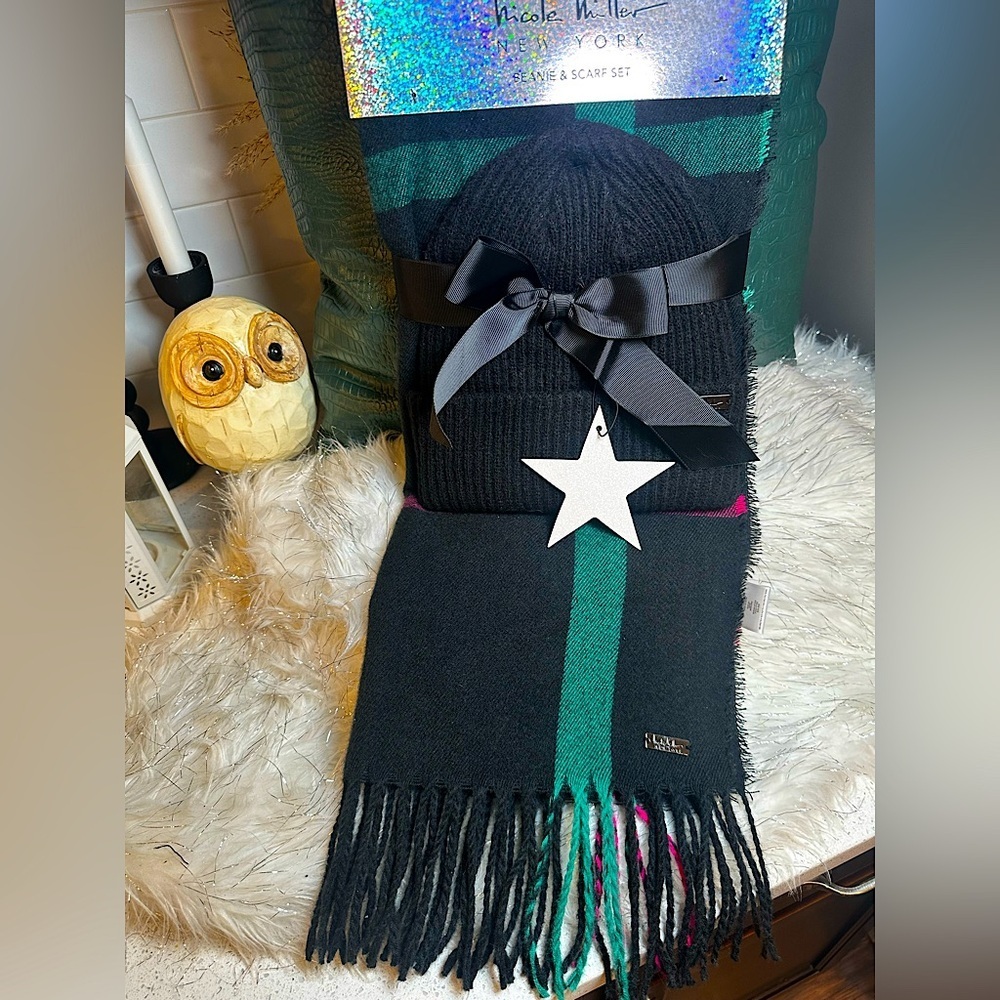 Nicole Miller NY Hat & Scarf Set (NWT)